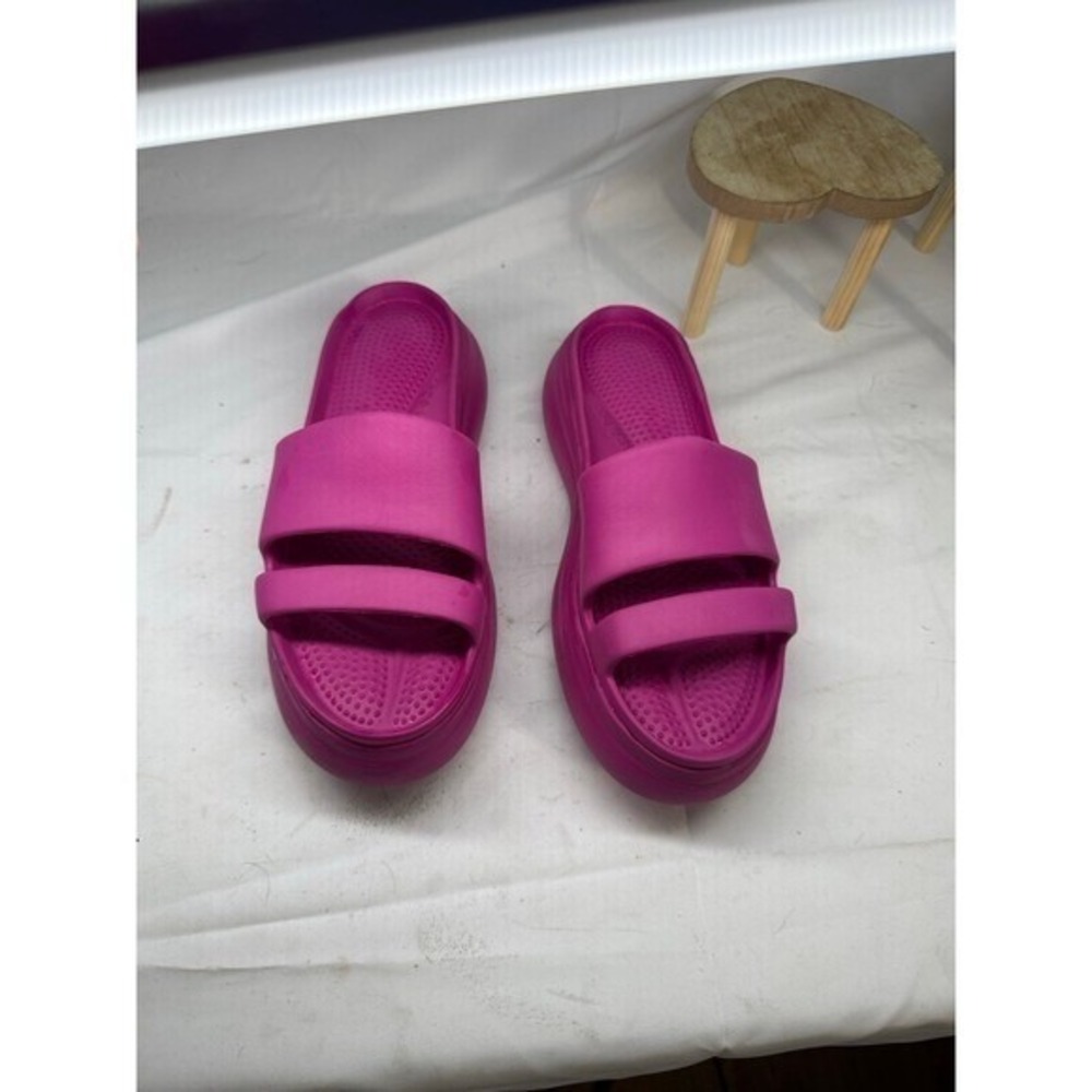 RAG & BONE COMFORTABLE PINK RUBBER SLIP ONS WITH ARCH AND HEEL SUPPORT. SZ8